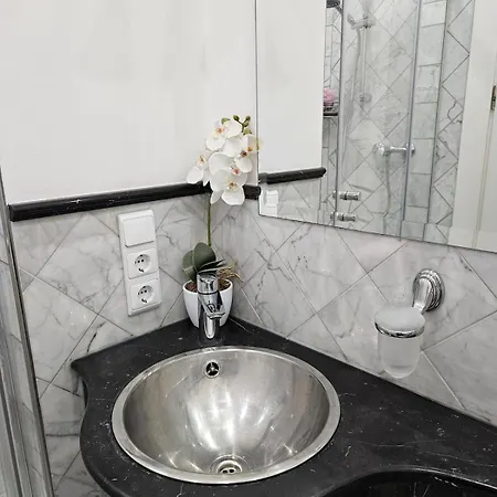 City-apartment In Altbauvilla * Niederdorla