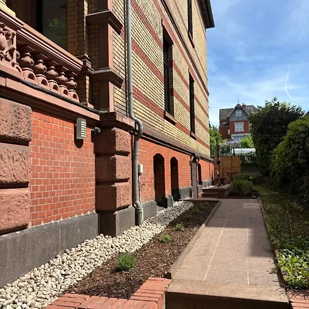 City-apartment In Altbauvilla