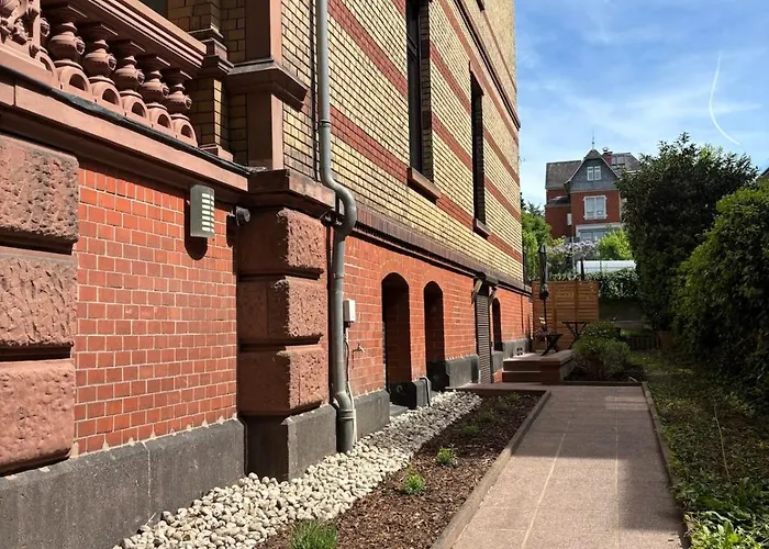 City-apartment In Altbauvilla